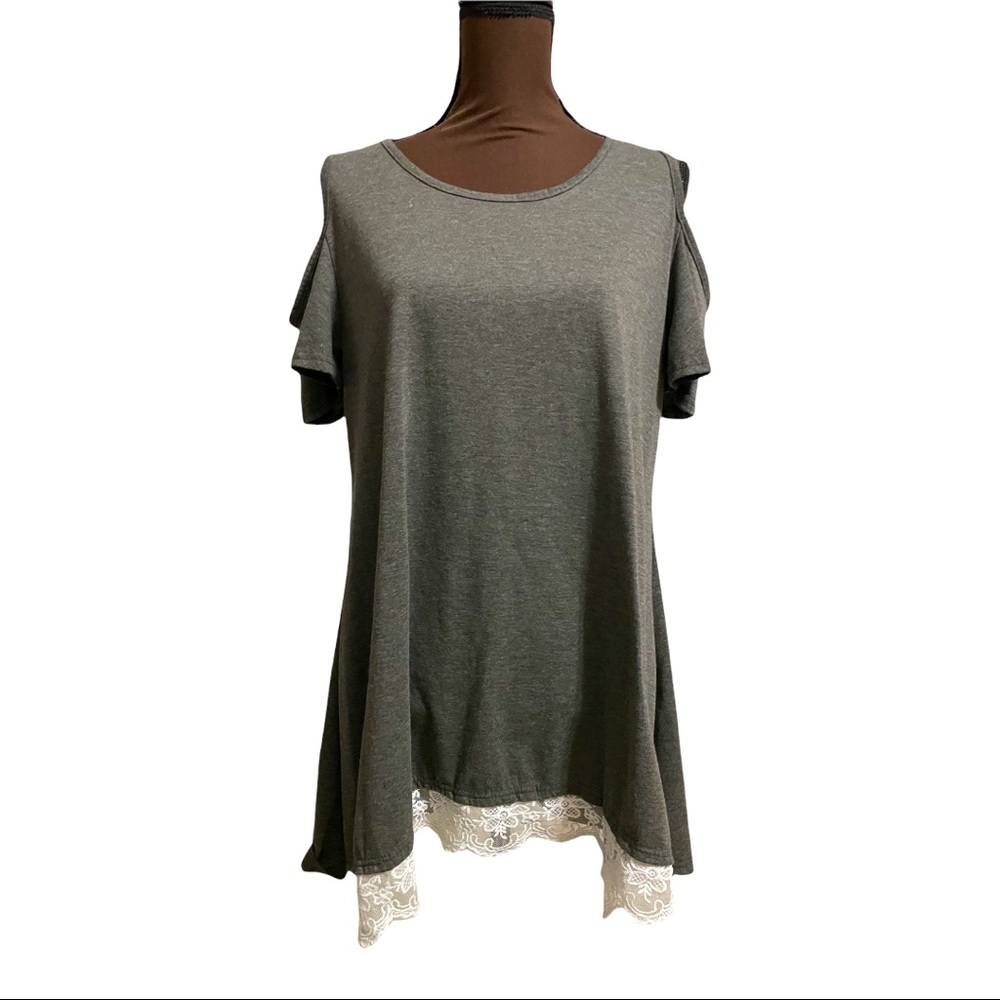Amazon cut out shoulders tunic length gray shirt with lace trim size medium